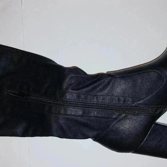 Yoki faux leather tall boots size 7.5 - Picture 5 of 9